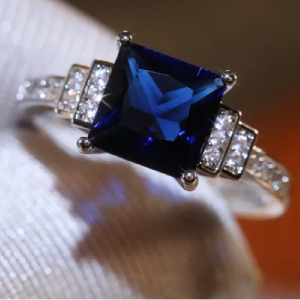 100) 925 silver filled cz ring - Picture 2 of 5